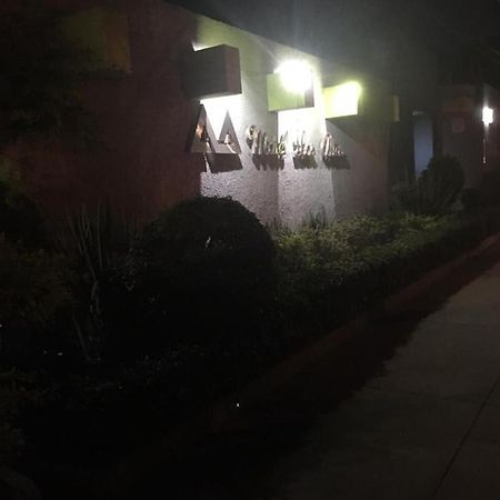 Motel Los Altos Tlaquepaque Buitenkant foto