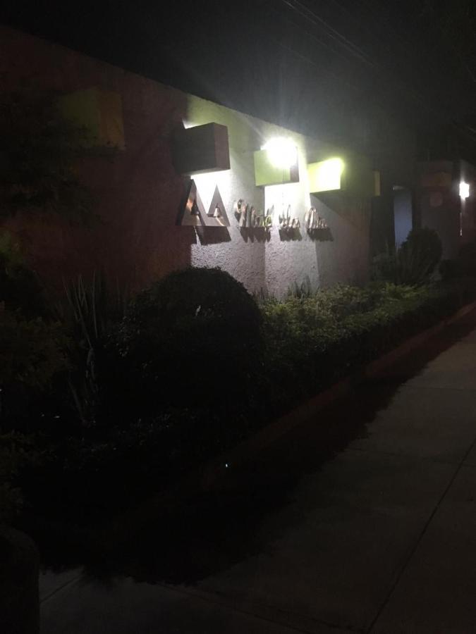 Motel Los Altos Tlaquepaque Buitenkant foto